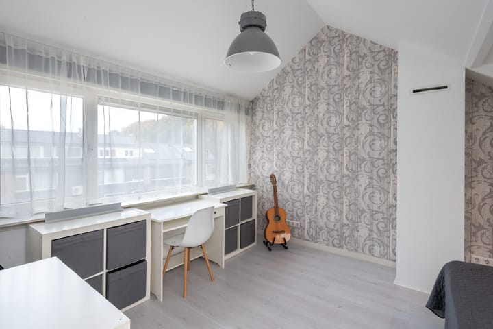 Photo 24 of Mr. Treubstraat 10