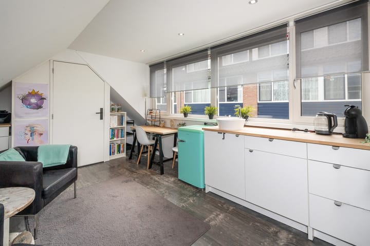 Photo 26 of Mr. Treubstraat 10