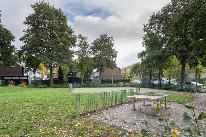 Photo 31 of Mr. Treubstraat 10