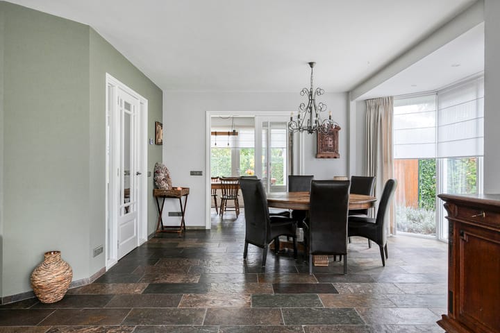 Photo 4 of Van Wassenaarstraat 21