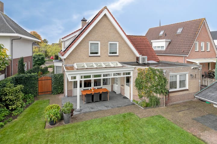 Photo 6 of Van Wassenaarstraat 21