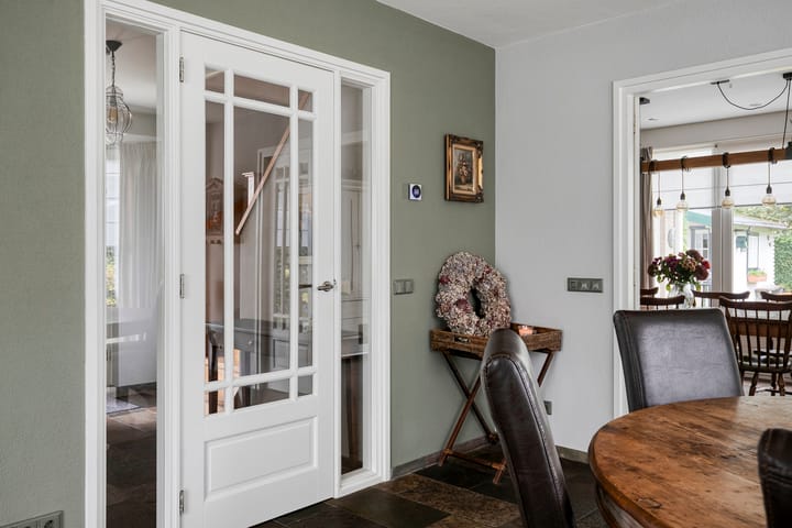 Photo 12 of Van Wassenaarstraat 21