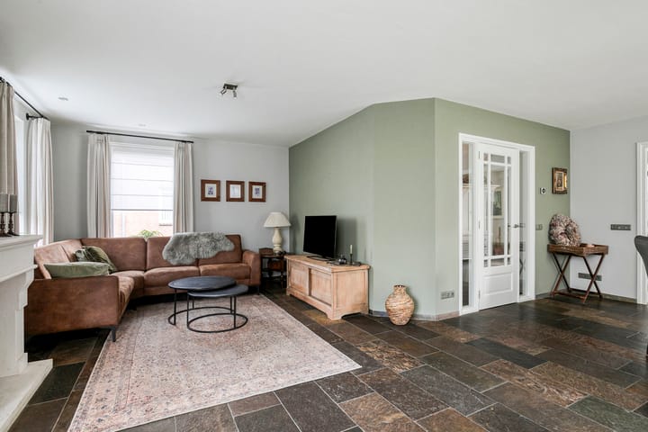 Photo 16 of Van Wassenaarstraat 21