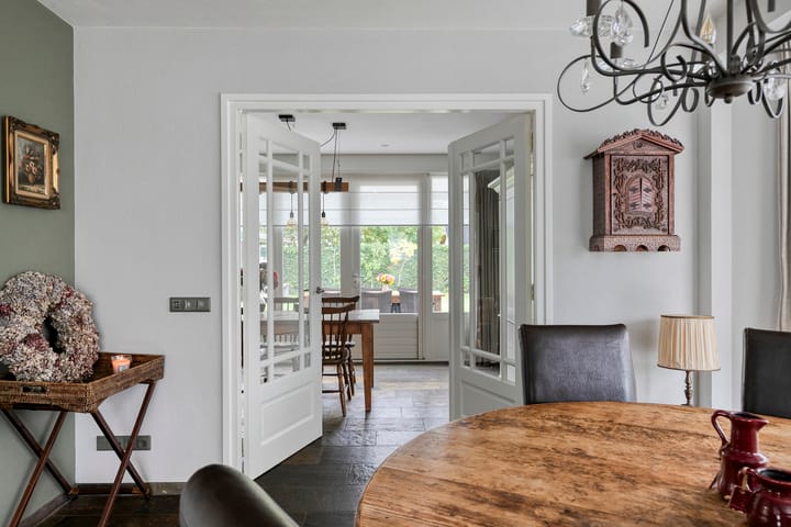 Photo 19 of Van Wassenaarstraat 21