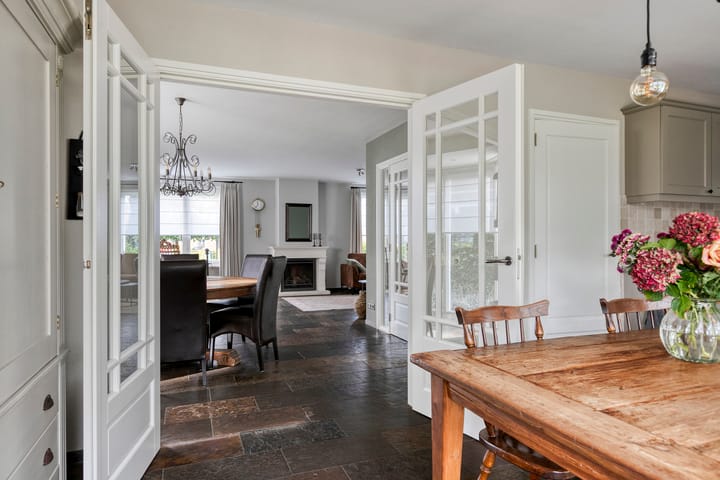 Photo 20 of Van Wassenaarstraat 21