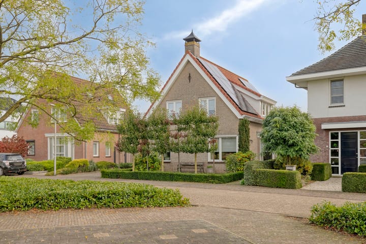 Photo 8 of Van Wassenaarstraat 21