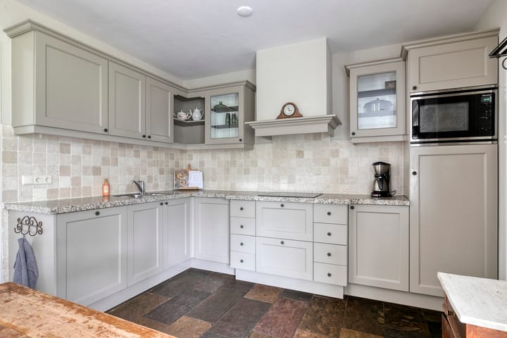 Photo 23 of Van Wassenaarstraat 21