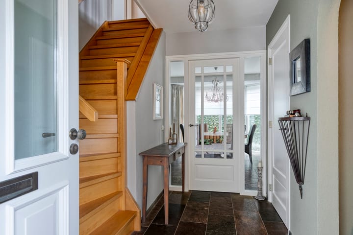 Photo 10 of Van Wassenaarstraat 21