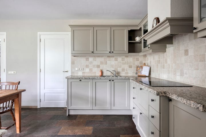 Photo 24 of Van Wassenaarstraat 21