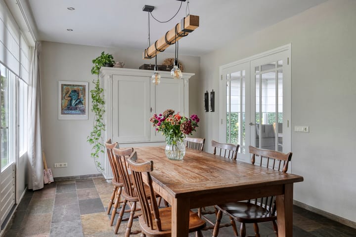 Photo 25 of Van Wassenaarstraat 21