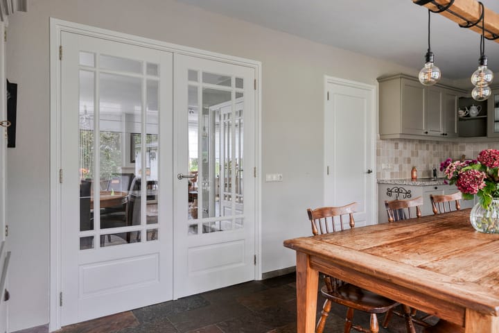 Photo 26 of Van Wassenaarstraat 21