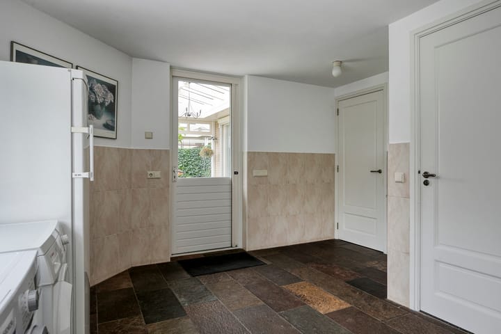 Photo 27 of Van Wassenaarstraat 21