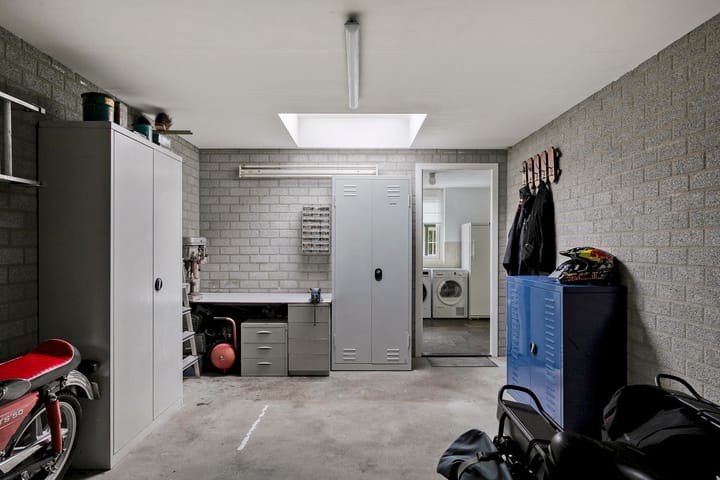 Photo 30 of Van Wassenaarstraat 21