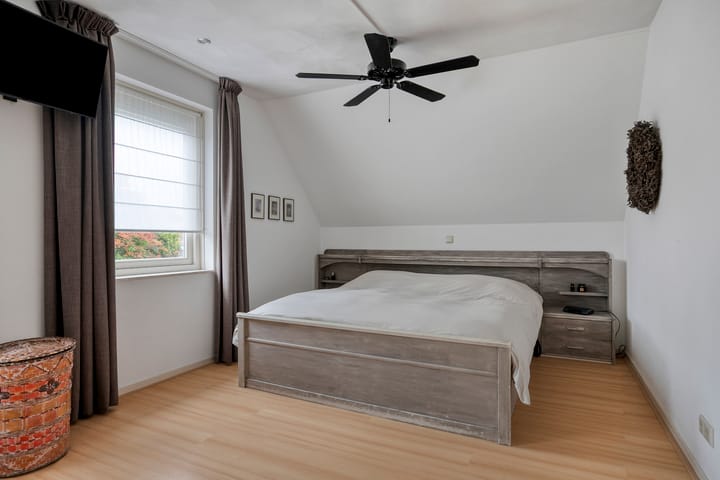 Photo 33 of Van Wassenaarstraat 21