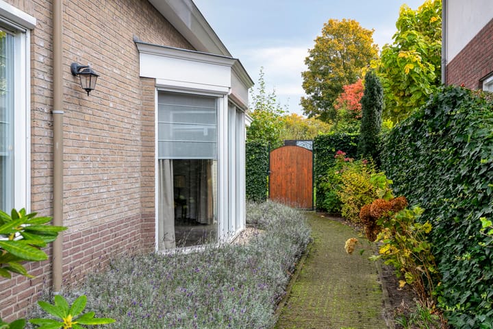 Photo 52 of Van Wassenaarstraat 21