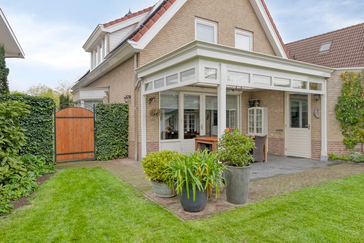 Photo 54 of Van Wassenaarstraat 21