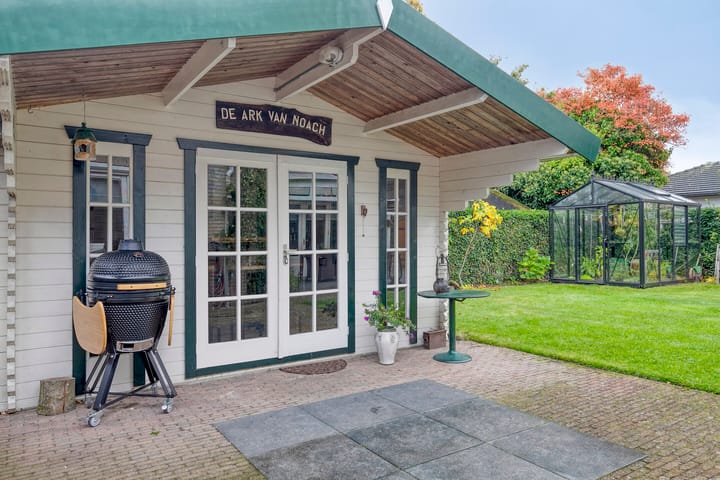 Photo 60 of Van Wassenaarstraat 21