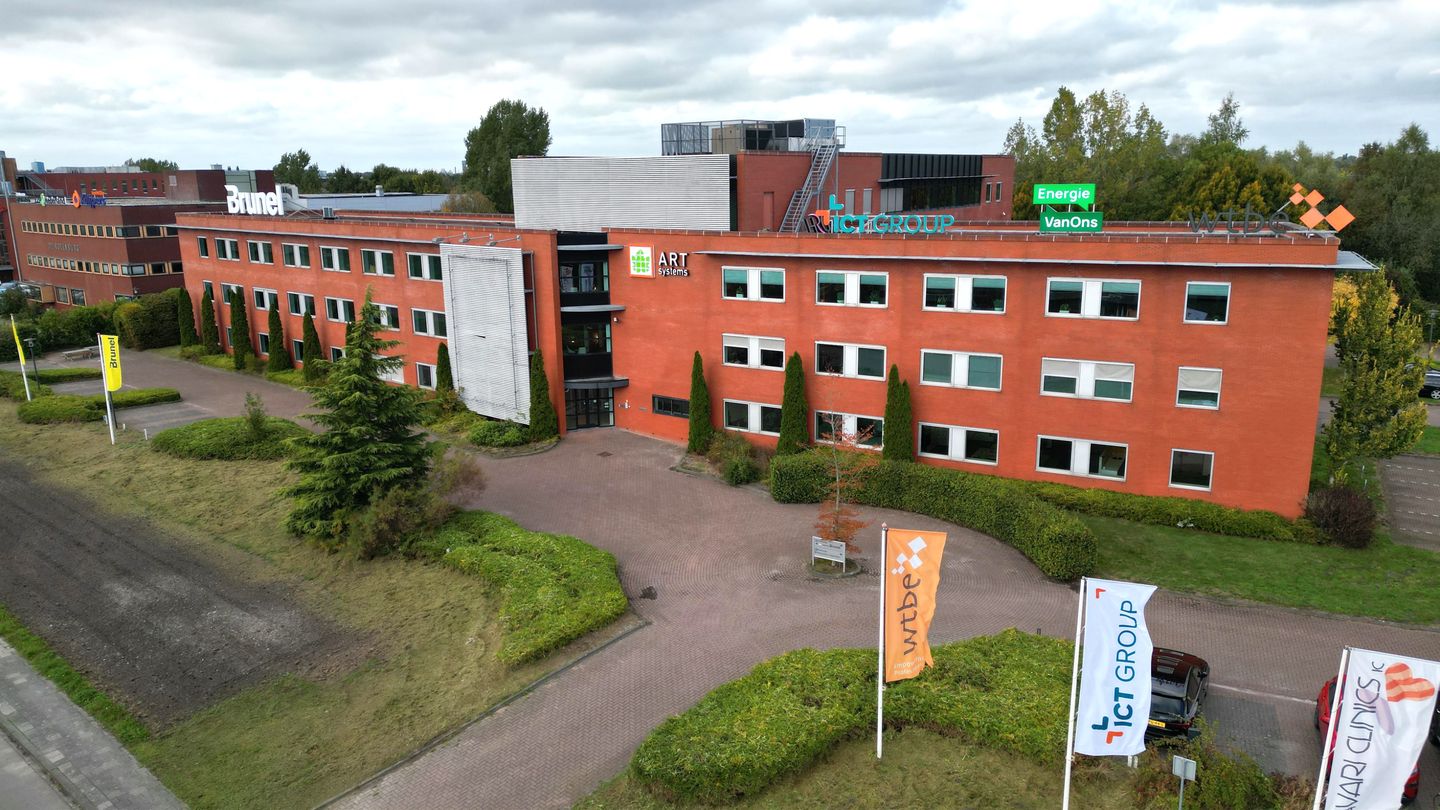 View photo 1 of Rozenburglaan 1