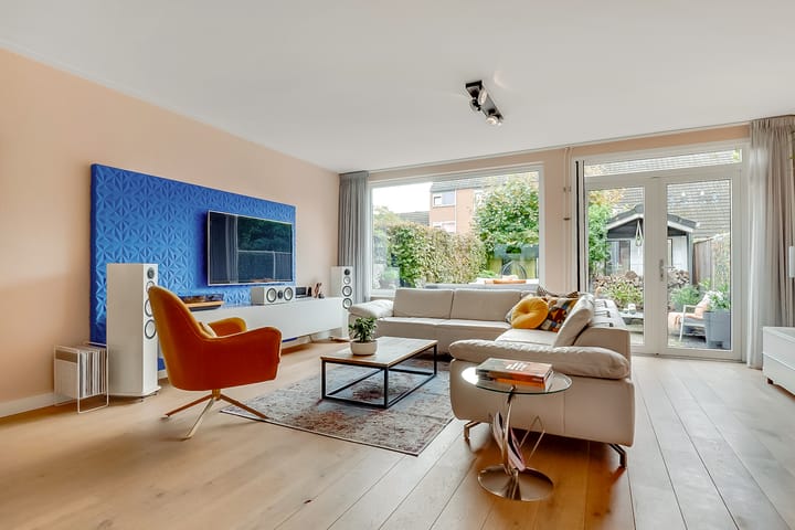 Photo 7 of Weegbree 9