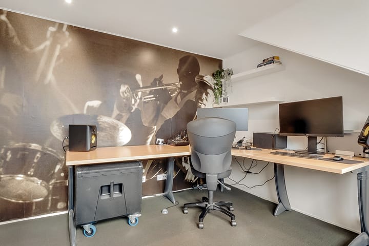 Photo 33 of Weegbree 9