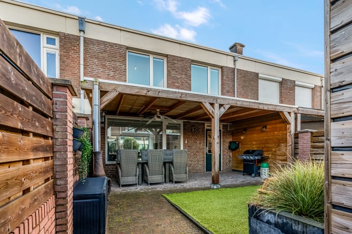 Foto 17 van Esdoornstraat 28