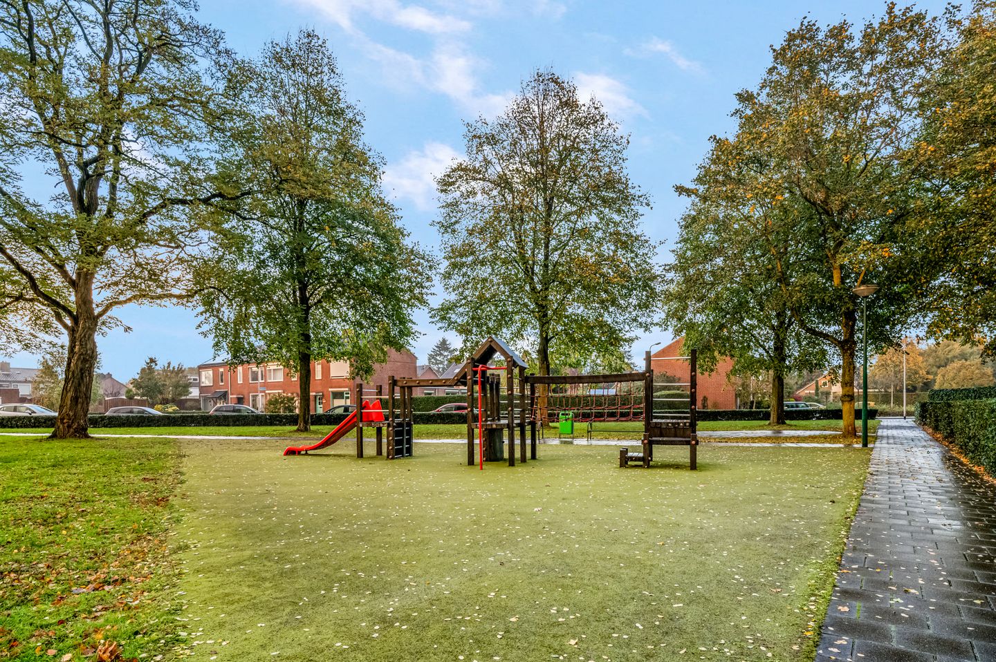 Foto 29 van Esdoornstraat 28