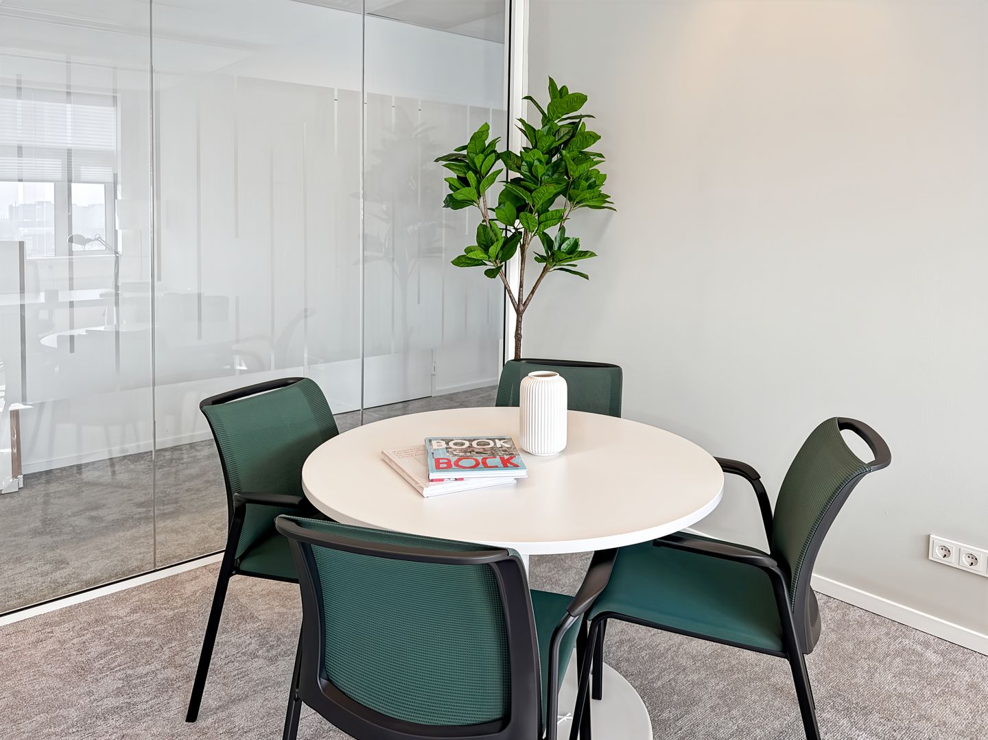 Bekijk foto 3 van Laarderhoogtweg 25