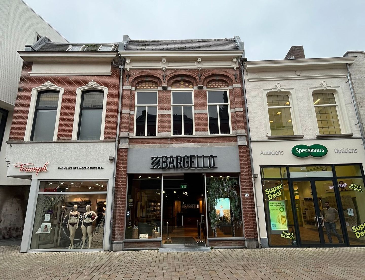 View photo 1 of Heuvelstraat 29