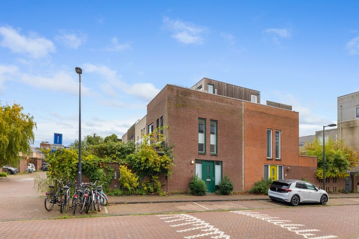 Photo 4 of James Bradleystraat 17