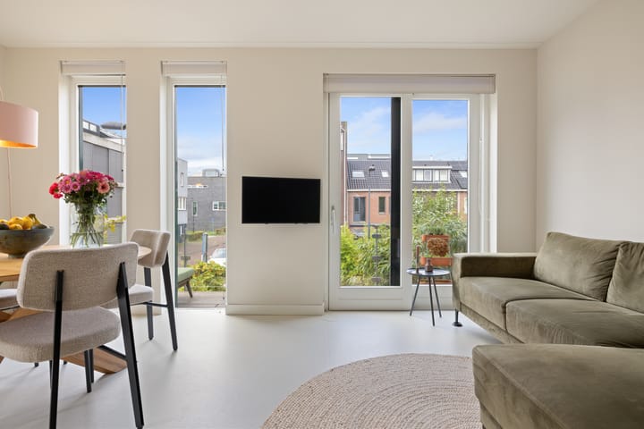 Photo 7 of James Bradleystraat 17