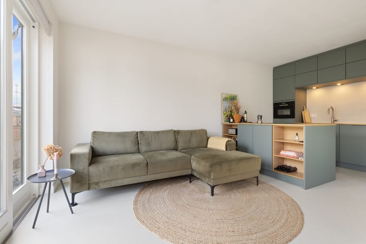 Photo 9 of James Bradleystraat 17