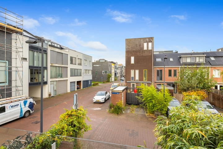 Photo 16 of James Bradleystraat 17