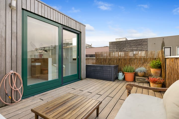 Photo 24 of James Bradleystraat 17