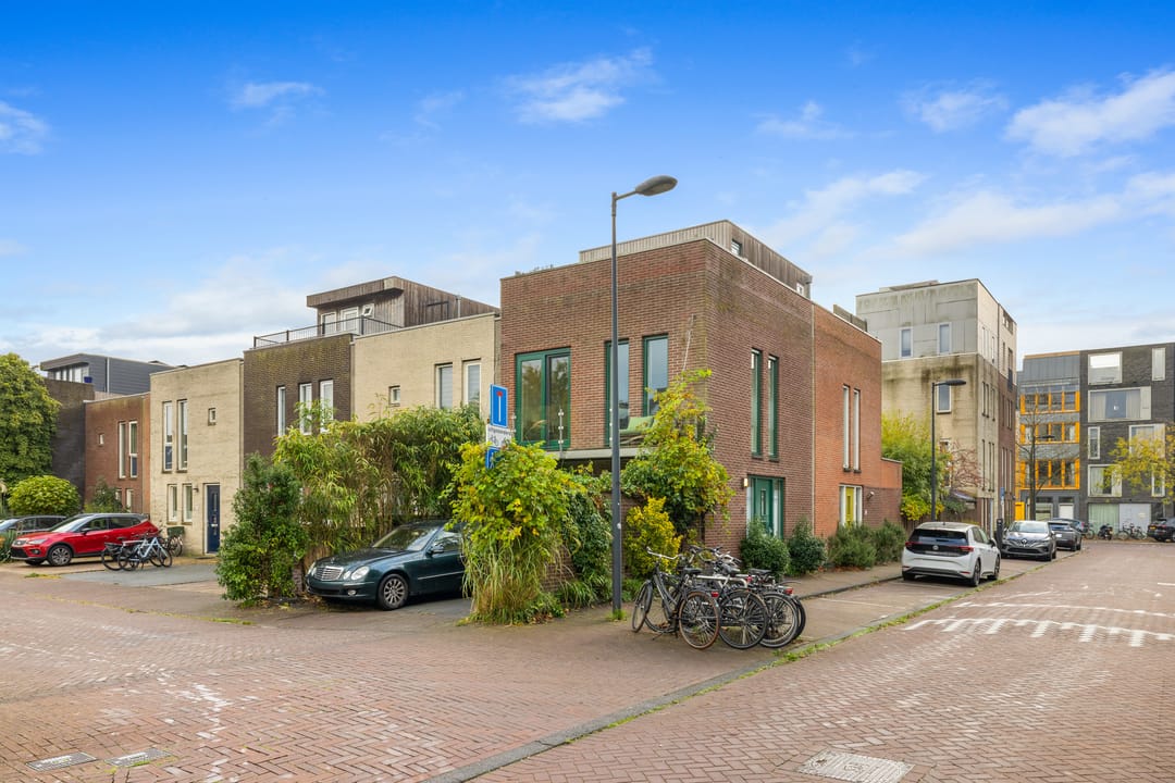 Photo 26 of James Bradleystraat 17
