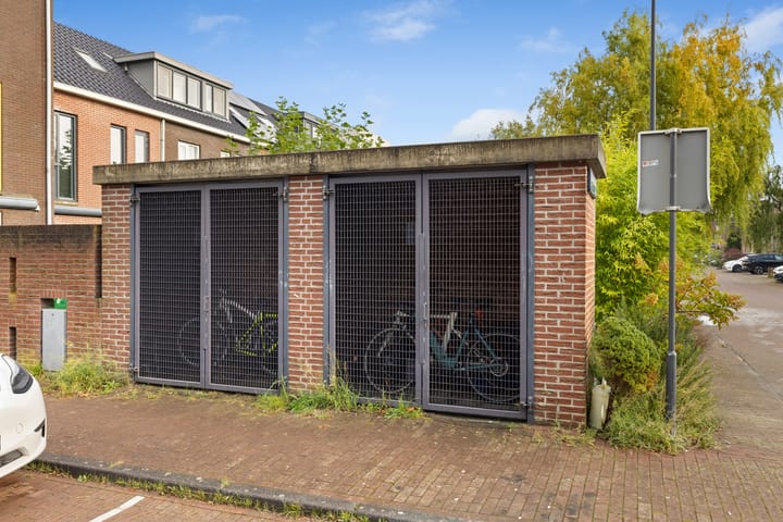 Photo 28 of James Bradleystraat 17