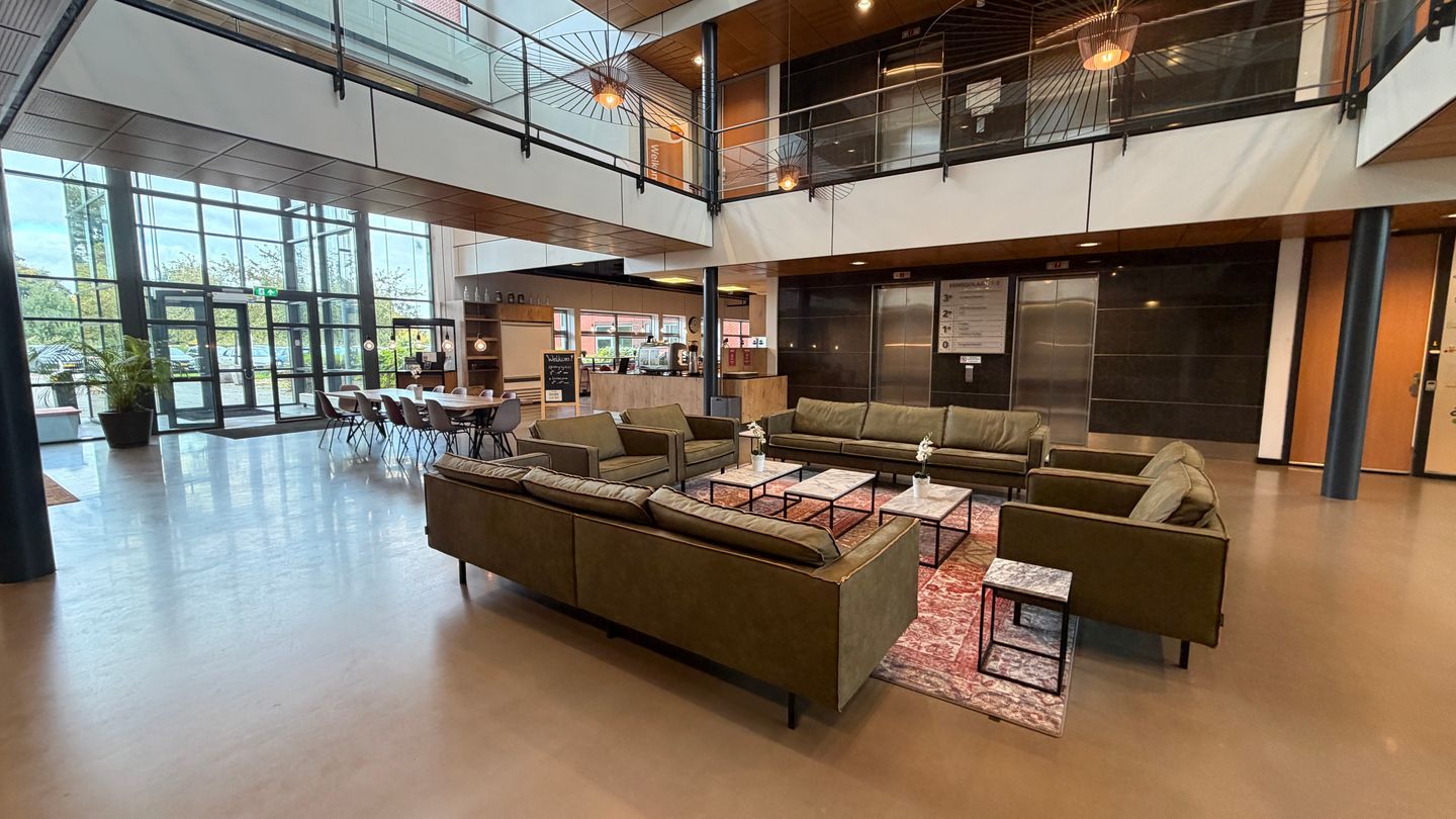 Bekijk foto 3 van Eemsgolaan 1-3