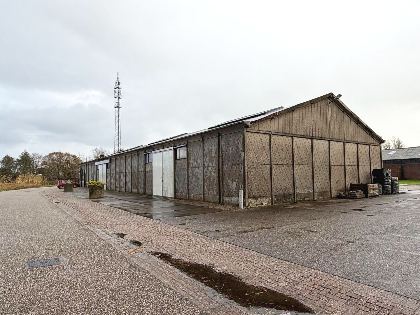 Bekijk foto 2 van Zuidelijke Industrieweg 11