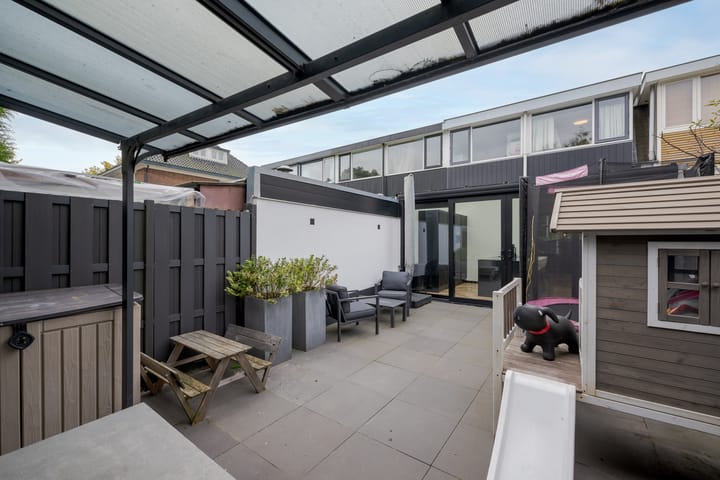 Photo 44 of Hofweg 23