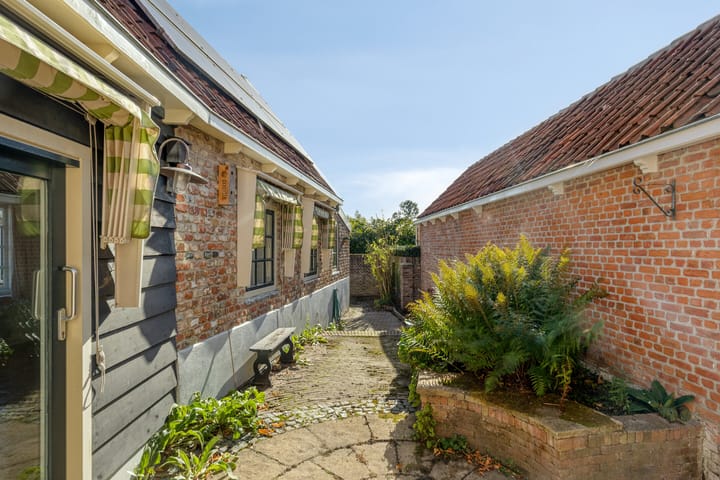 Foto 28 van Dorpsplein 4