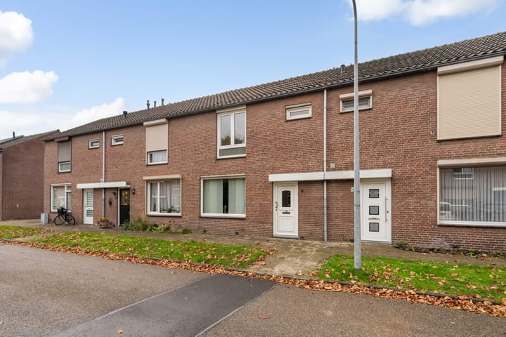 Foto 6 van Albertina Agnesstraat 8