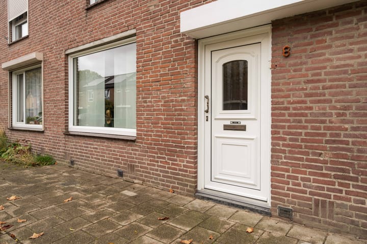 Foto 8 van Albertina Agnesstraat 8