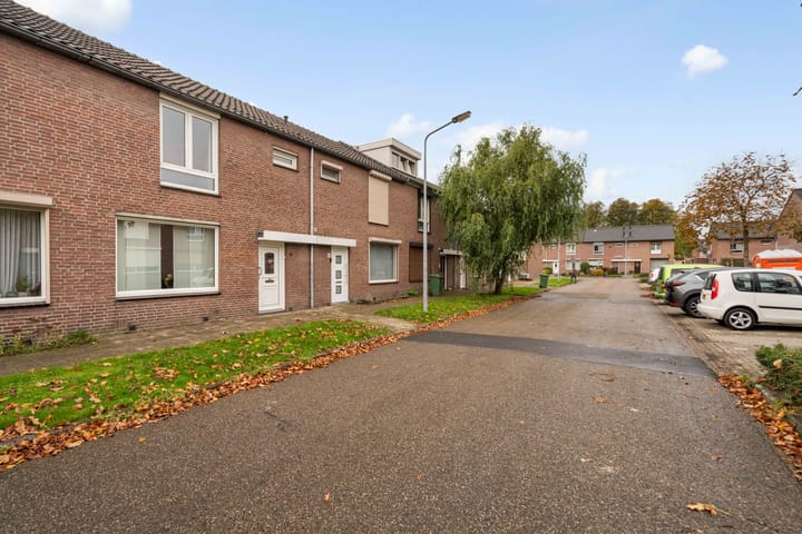 Foto 37 van Albertina Agnesstraat 8