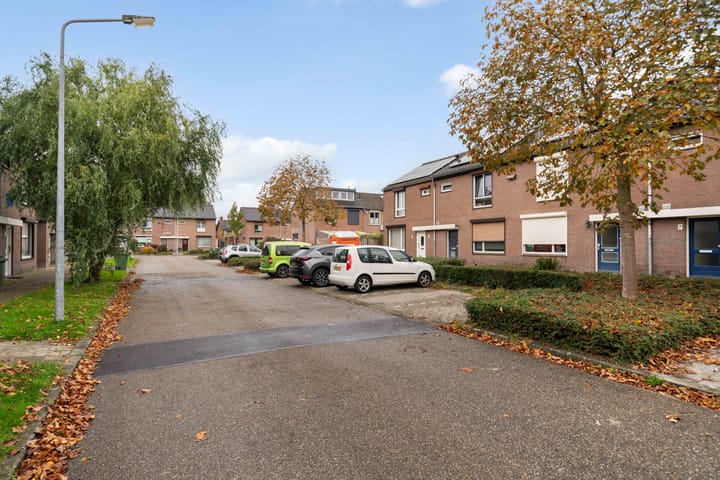 Foto 38 van Albertina Agnesstraat 8