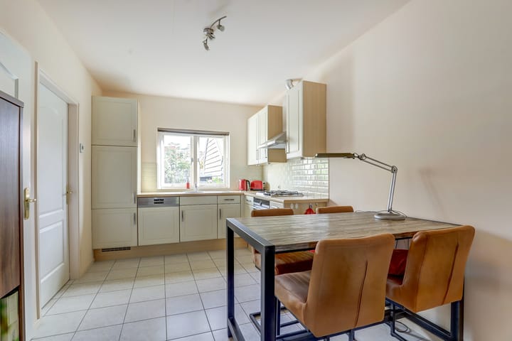 Photo 11 of Ooststraat 34