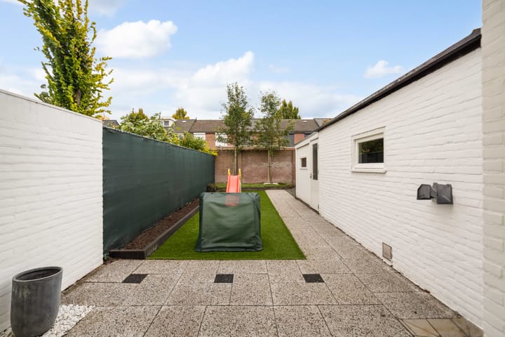 Foto 33 van Albertina Agnesstraat 8