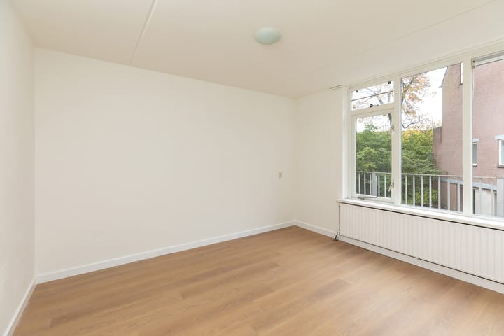 Photo 4 of Prins Bernhardstraat 84