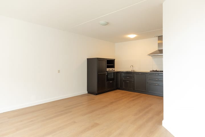 Photo 6 of Prins Bernhardstraat 84