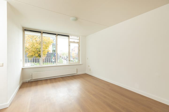 Photo 11 of Prins Bernhardstraat 84