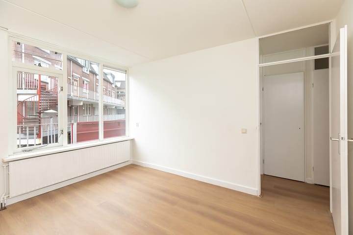 Photo 12 of Prins Bernhardstraat 84