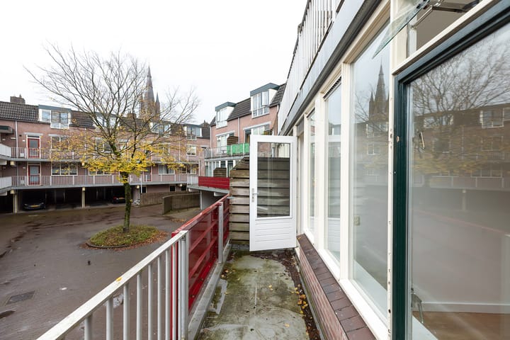 Photo 15 of Prins Bernhardstraat 84